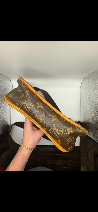 Louis Vuitton Bosphore Messenger PM Bag – Monogram Canvas