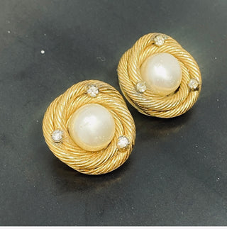 Chanel Vintage Pearl Gold Plated " Bird Nest " Clip Earrings AUTHENTIC