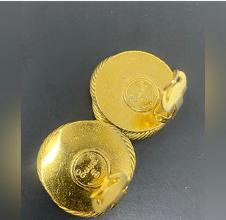 Chanel Vintage Pearl Gold Plated " Bird Nest " Clip Earrings AUTHENTIC