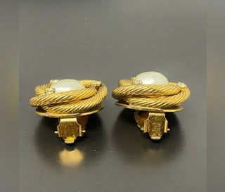Chanel Vintage Pearl Gold Plated " Bird Nest " Clip Earrings AUTHENTIC