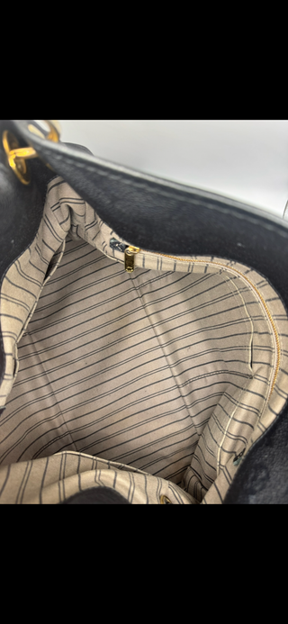 Louis Vuitton Monogram Empreinte Artsy MM – Black Leather Shoulder Bag