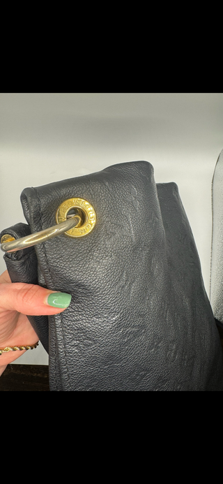 Louis Vuitton Monogram Empreinte Artsy MM – Black Leather Shoulder Bag