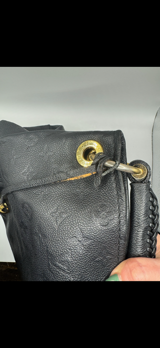 Louis Vuitton Monogram Empreinte Artsy MM – Black Leather Shoulder Bag