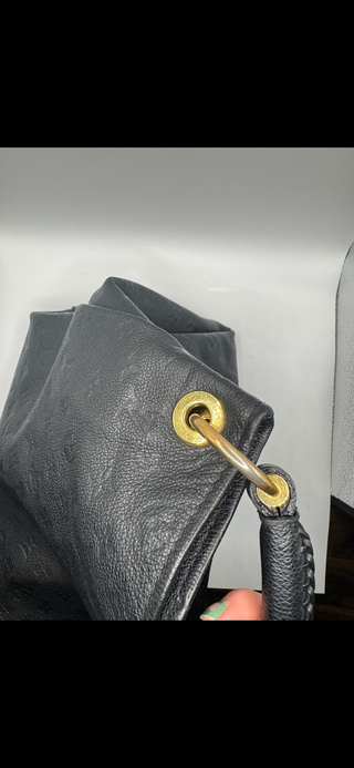 Louis Vuitton Monogram Empreinte Artsy MM – Black Leather Shoulder Bag