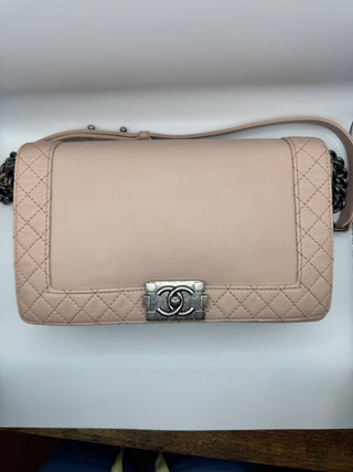 CHANEL Medium Boy Bag