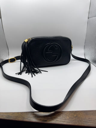 Gucci Interlocking G Soho Mini Crossbody Bag in Black