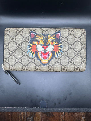 Gucci GG Supreme Tiger Zippy Wallet