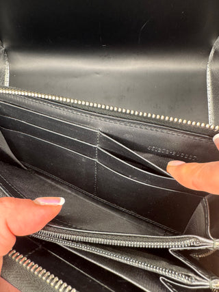 Gucci GG Supreme Tiger Zippy Wallet